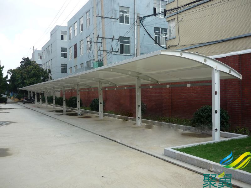 電動(dòng)車(chē)停車(chē)棚帶充電插座,方便電動(dòng)車(chē)停放充電使用
