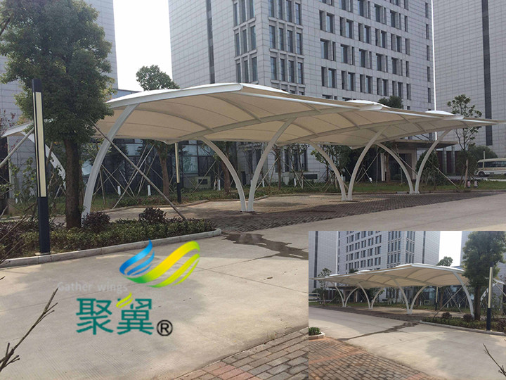 張拉膜膜結(jié)構(gòu)汽車(chē)停車(chē)棚張拉膜材特征特點(diǎn)